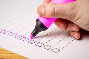 Check-lista sprawdza się nie tylko w różnego typu przedsięwzięciach, przydatna jest także w gabinecie stomatologicznym (fot. pixabay) Check-lista zapewni bezpieczeństwo pacjenta
