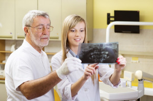 Ankieta dla dentystów i higienistek stomatologicznych (foto: Fotolia/PTWP) Istotne ankiety dla dentystów i higienistek stomatologicznych