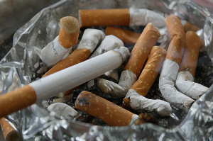 Nikotynizm to jedno z najsilniejszych uzależnień, a wiec przeciwnik bardzo trudny (fot. pixabay) Wrocław: PTS szkoli jak dentysta może pomóc w walce z nikotynizmem