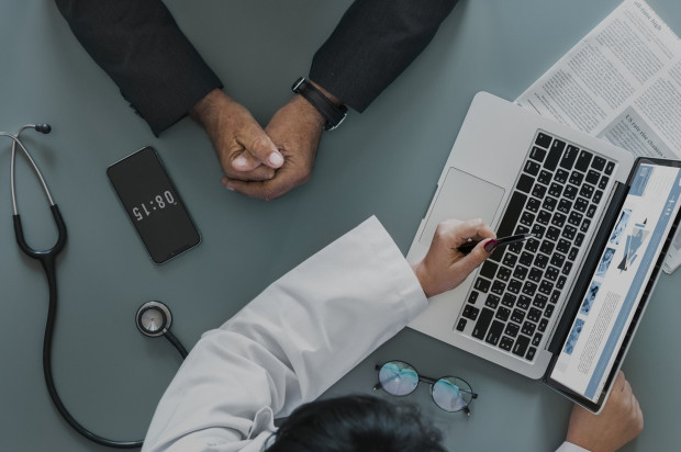 Czy dane w formie elektronicznej na temat pacjentów będą udostępniane pracownikom służby zdrowia spoza danej placówki? (fot. pixabay) W Sejmie pytają o technologie cyfrowe w medycynie