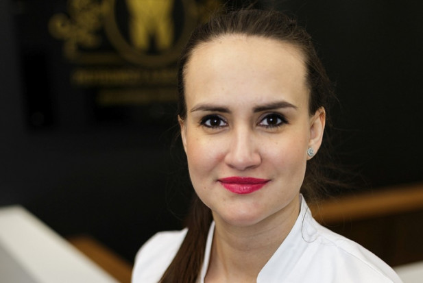 Lek. dent. Romana Markiewicz – Piotrowska z Kliniki Piotrowscy & Bejnarowicz Stomatologia Mikroskopowa (foto: archiwum) Afty stopują pracę dentysty