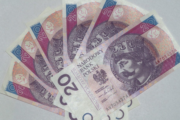 money-2739569_1920 (1).jpg NRL przeciwko zasadom ustalania najniższego wynagrodzenia pracowników podmiotów leczniczych