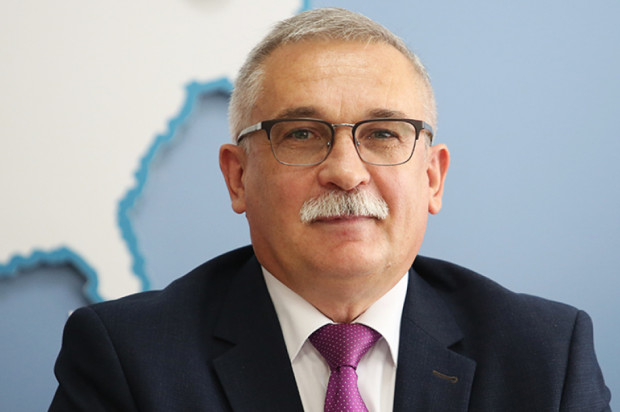Andrei Matveyev, Główny Lekarz Republikańskiej Stomatologii Klinicznej Białorusi Kamyczek do ogródka szczoteczek elektrycznych