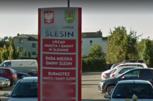 Urząd Miasta i Gminy Ślesin (źródło: Google Maps) Ślesin: konkurs na objęcie opieką stomatologiczną dzieci i młodzieży