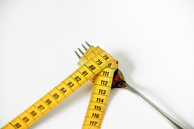 Stomatologiczne problemy osób z anoreksją i bulimią wymagają intensywnego działania (fot. pixabay) Zaburzenia odżywiania a zły stan dziąseł