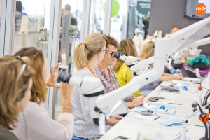 Technologie w stomatologii zaczynem coraz wyższej jakości (foto: CEDE) Stomatologia dopieszcza pacjentów nie tylko rękoma dentystów
