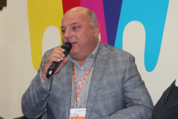 Dariusz Paluszek członek Prezydium NRL i wiceprezes ORL w Warszawie Dariusz Paluszek o zawodzie higienistki stomatologicznej
