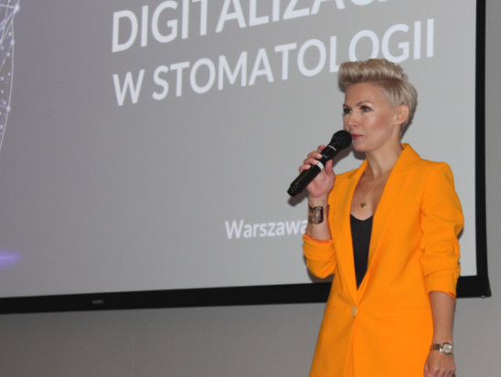 Wioletta Januszczyk, dyrektor zarządzającą Medicover Stomatologia Medicover za pan brat z nowoczesną stomatologią