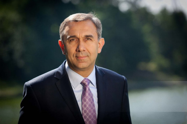 Senator dr n. med. Grzegorz Czelej Dentysta senator wygrywa wybory parlamentarne 2019