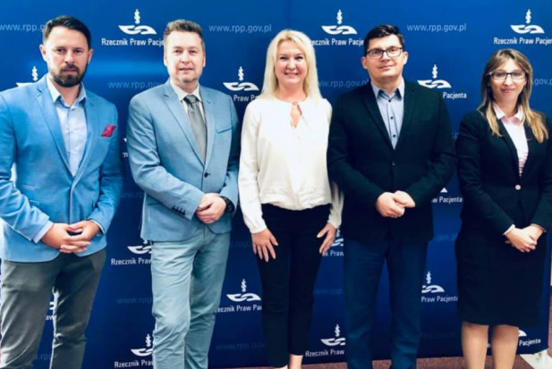 Uczestnicy spotkania u RPP (fot. PTS) PTS u Rzecznika Praw Pacjenta o edukacji stomatologicznej dzieci