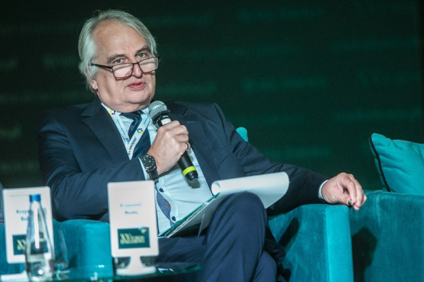 - Pozwolę sobie wyrazić niepopularna tezę, że mamy w Polsce złe wykorzystanie kadr. Przede wszystkim trzeba urynkowić pracę ludzką - związać przychód z wysiłkiem - wskazywał prof. Krzysztof Madej. Fot. PTWP Niedobory kadrowe chorobą systemu ochrony zdrowia