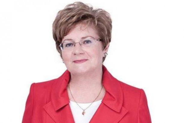 Lekarz i posłanka z Gorzowa Elżbieta Płonka (źródło: FB) Gabinet stomatologiczny w SP nr 2 w Witnicy bije rekordy popularności