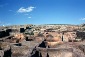 Osada neolityczna Çatalhöyük w Turcji (fot. Wikipedia) Biżuteria z ludzkich zębów...rodem z Neolitu
