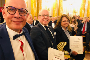 Podczas Wielkiej Gali Pereł Polskiej Gospodarki (źródło: FB) „Perła Innowacji – Progress” za bioaktywny implant stomatologiczny