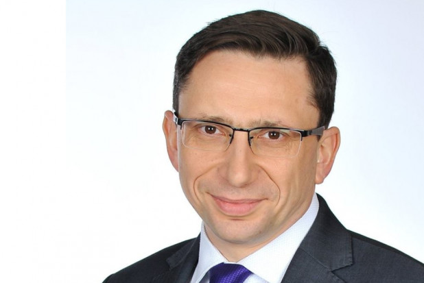 Rafał Mathiak, wójt Gminy Klembów (źródło: FB) Następni chętni do dentobusu