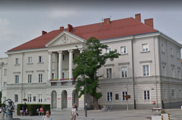 Urząd Miasta w Kielcach o stomatologii dziecięcej (źródło: Google Maps) Kielce: wszyscy uczniowie szkół podstawowych pod opieką dentystów