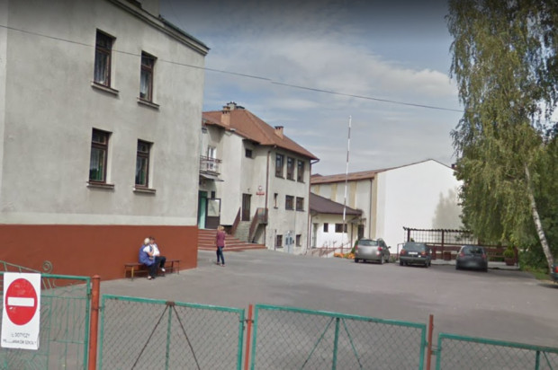 Szkoła w Klimontowie potrzebuje dentysty (źródło Google Maps) Proszowice: 1517 uczniów do objęcia opieką stomatologiczną