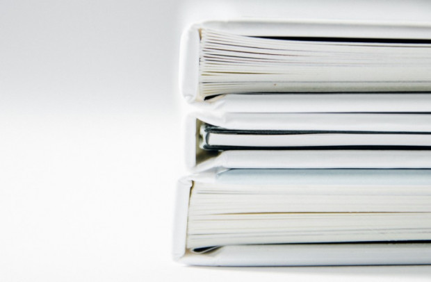 dokumentacja papierowa nadal w obiegu (foto: pixabay) Papierowe karty przekazania odpadów jeszcze można stosować przez pół roku