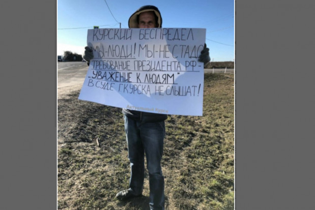 Dentysta protestuje Dentysta pikietuje przy autostradzie