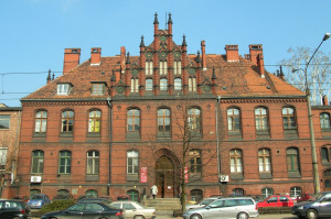 Uniwersytet Medyczny im. Piastów Śląskich we Wrocławiu (fot. Wikipedia) UM we Wrocławiu: zgłoszenia wybitnych naukowców z dziedziny stomatologii tylko do końca lutego