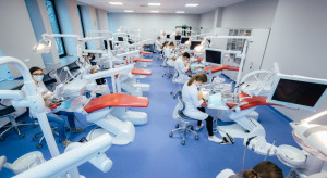 Wycieczki do Centrów Symulacji Medycznej dla przyszłych dentystów