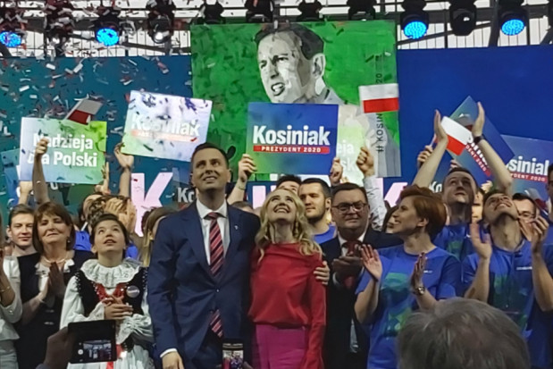 Paulina Kosiniak – Kamysz żona kandydata na prezydenta Polski Władysława Kosiniaka - Kamysza (źródło: FB) Dentystka może być pierwszą damą Rzeczypospolitej Polskiej