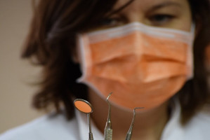 Dwie kobiety udawały dentystki prowadząc gabinet w Sochaczewie (fot. pixabay) Higienistki nielegalnie wykonywały usługi stomatologiczne