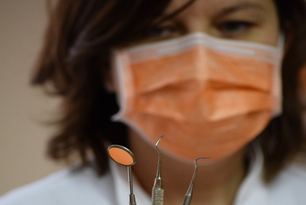 Dwie kobiety udawały dentystki prowadząc gabinet w Sochaczewie (fot. pixabay) Higienistki nielegalnie wykonywały usługi stomatologiczne