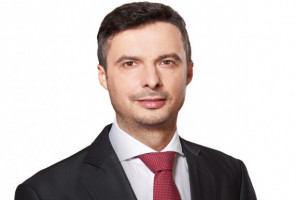 Poseł Radosław Lubczyk Poseł dentysta w żłobku