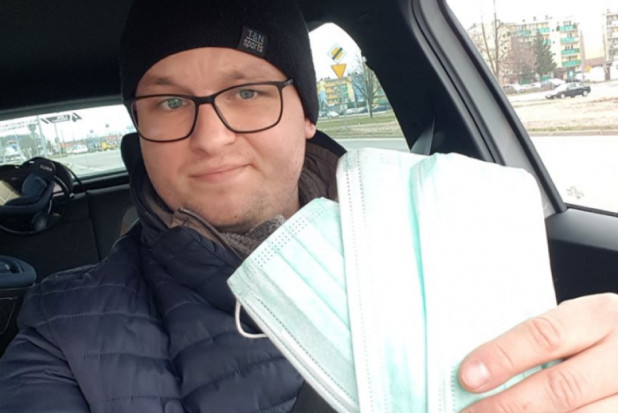 Adam Zyśk, młody stażem lekarz dentysta źródło: FB Dentysta chce dzielić się maseczkami higienicznymi ze szpitalem