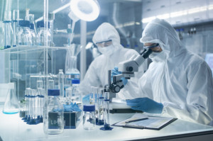 Są pierwsze sukcesy w pracach nad szczepionką przeciw koronawirusowi (Fot. Shutterstock) Szczepionka przeciwko koronawirusowi będzie gotowa na jesieni?