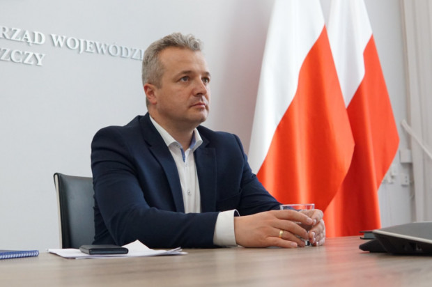 Wojewoda kujawsko-pomorski Mikołaj Bogdanowicz (źródło: FB). Dentysta zgłosił się do pracy w szpitalu jednoimiennym