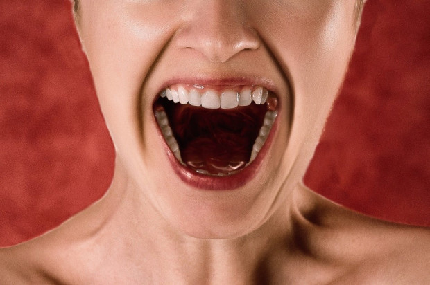 Pacjent wyleczony, pacjent rozżalony (foto: pixabay) Hejt pacjentów zalewa dentystów, bo ci bogacą się … na koronawirusie