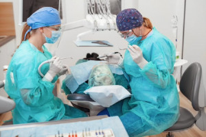 Telemedycyna zamiast wizyt w realu (zdjęcie poglądowe sprzed epidemii foto: MS) Gabinety dentystyczne - reaktywacja