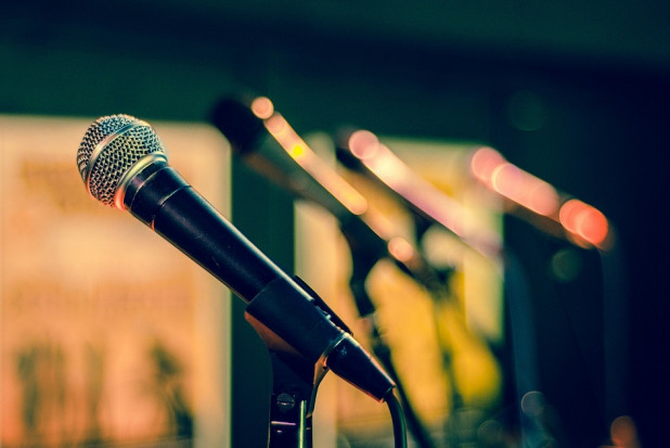 Publicznie o dodatkowych opłatach u dentysty (foto: pixabay) Grillowanie dentystów