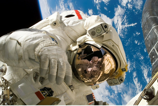 Dentysta astronautą? (foto: pixabay) Dentysta o wyglądzie kosmonauty spowszednieje?