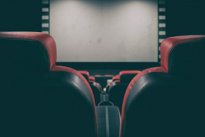Kino i wakacje w dobie koronawirusa (foto: pixabay) Szumowski: kiedy wyjazd na wakacje, kiedy pójście do kina