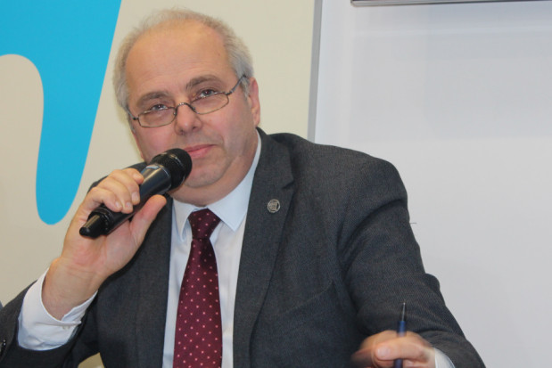 Andrzej Cisło, wiceprezes NRL. przewodniczący KS NRL Czy MZ i NFZ wiedzą jak pomóc stomatologii? Dentyści chcą wierzyć, że tak.