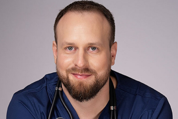 Damian Wesołowski (foto: archiwum) „Podręcznik” do medycyny aktualizowany codziennie