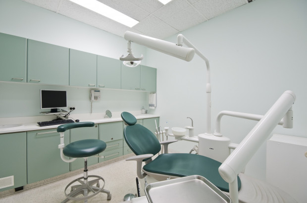 Duży spadek liczby pacjentów gabinetów stomatologicznych