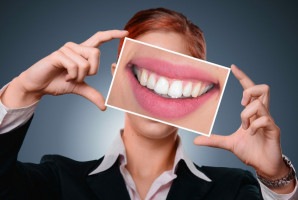 Ciekawy sposób rozreklamowania świadczeń (fot. pixabay) PerfectSmile szturmem bierze Trójmiasto