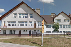 Zespół Szkół w Lutowiskach (źródło: Google Maps) Poszukiwany świadczeniodawca usług stomatologicznych w perle Bieszczad