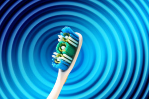 Wystarczy co 12-24 h szczotkować zęby, by ograniczać krwawienia i stany zapalne dziąseł (fot. pixabay) Jak często pacjent periodontologiczny ma szczotkować zęby