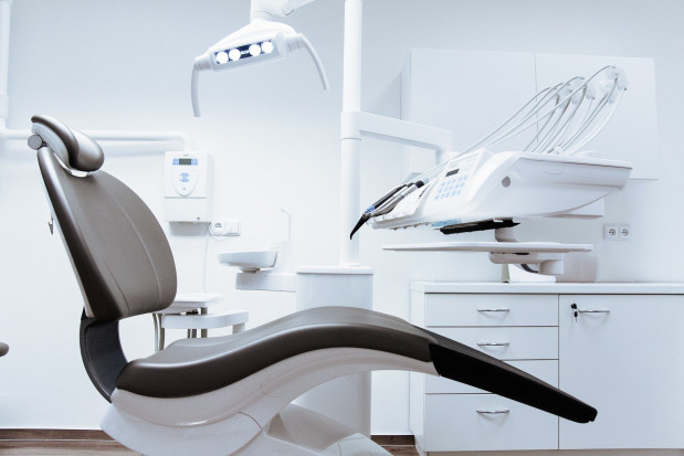 Prezydent Suwałk apeluje do dentystów o zawieranie kontraktów z NFZ
