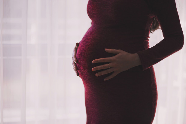 Kobiety w ciąży nie przechodzą ciężko COVID-19