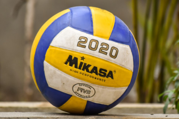 Łukasz Michalski stomatolog jest wiceprezesem do spraw siatkówki Klubu Sportowego Hetman Włoszczowa (fot. unsplash) Znany stomatolog z siatkarskim zacięciem