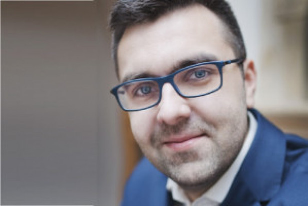 mec. Arkadiusz Jóźwik radca prawny Koronawirus: na czym polega wymóg szczepienia się osób z branży medycznej?