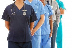Samorządy zawodów medycznych pominięte w rozmowach na temat pandemii (fot. Shutterstock) COVID-19: samorządy medyczne bez zaproszenia od prezydenta na konsultacje