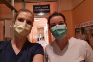 Wolontariuszki w szpitalu w Knurowie (źródło: FB szpital w Knurowie) Dentystki walczą o tytuł Człowieka Ziemi Gliwickiej 2020