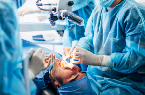Pacjent wyższego ryzyka w gabinecie stomatologicznym (fot. shutterstock) Pacjent z porfirią u dentysty
